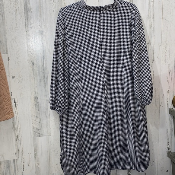 1220 Adrianna Papell Dress - Picture 4 of 8